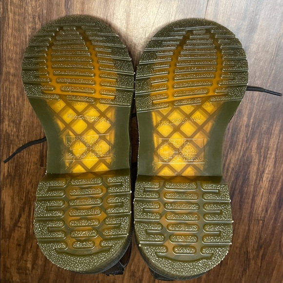 NEW Dr. Martens Docs Black Patent Leather unisex Boots Ladies 6 - Picture 11 of 15